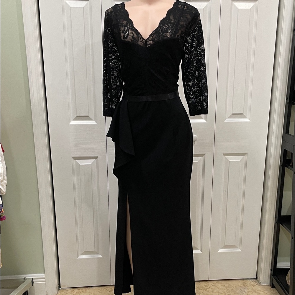 Elegant Black Lace Evening Dress